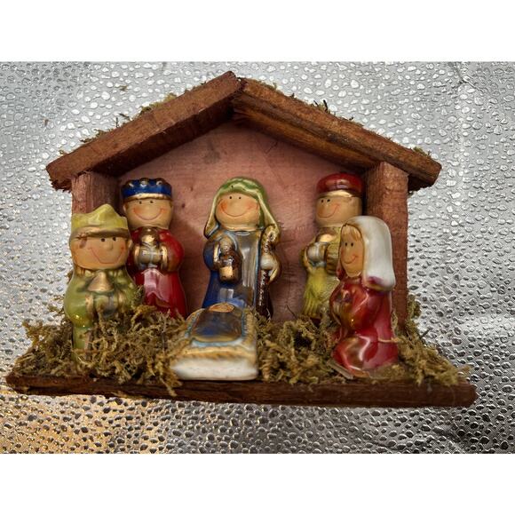 Children's Nativity Scene Creche Holy Family Attached Ceramic Tii Collection - Picture 1 of 7